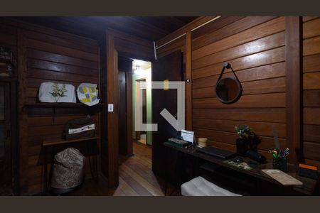 Casa à venda com 350m², 3 quartos e 5 vagas Casa à venda com 350m², 3 quartos e 5 vagasQuarto 2 - Casa 1