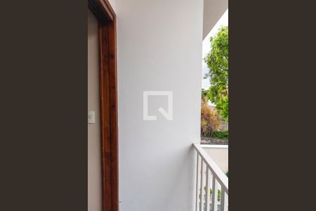 Casa à venda com 162m², 3 quartos e 3 vagas Casa à venda com 162m², 3 quartos e 3 vagasVaranda