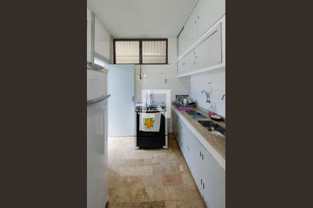 Casa à venda com 272m², 6 quartos e 3 vagasCozinha