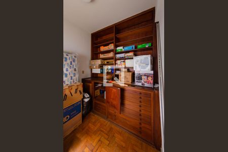 Casa à venda com 272m², 6 quartos e 3 vagasQuarto de serviço 2