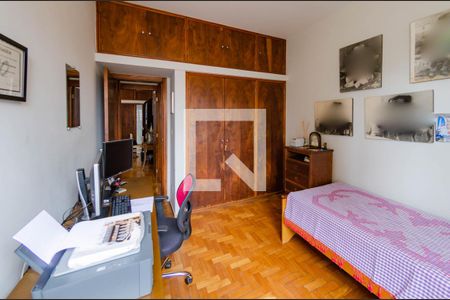 Casa à venda com 272m², 6 quartos e 3 vagasQuarto 2