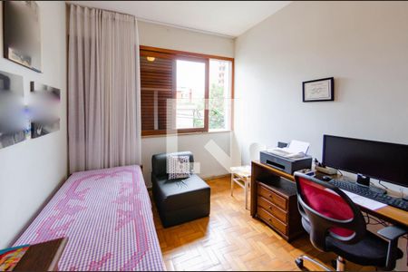 Casa à venda com 272m², 6 quartos e 3 vagasQuarto 2