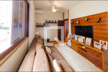 Casa à venda com 272m², 6 quartos e 3 vagasQuarto 3