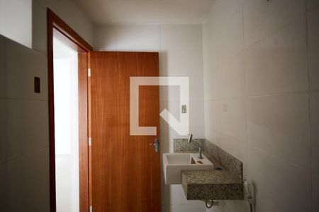 Casa à venda com 130m², 3 quartos e 8 vagas Casa à venda com 130m², 3 quartos e 8 vagasBanheiro