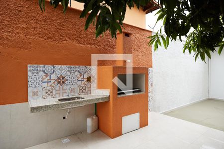 Casa à venda com 130m², 3 quartos e 8 vagas Casa à venda com 130m², 3 quartos e 8 vagasÁrea comum - Churrasqueira