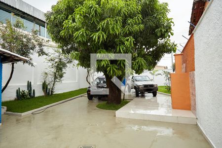 Casa à venda com 130m², 3 quartos e 8 vagas Casa à venda com 130m², 3 quartos e 8 vagasQuintal