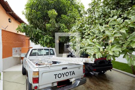 Casa à venda com 130m², 3 quartos e 8 vagas Casa à venda com 130m², 3 quartos e 8 vagasQuintal