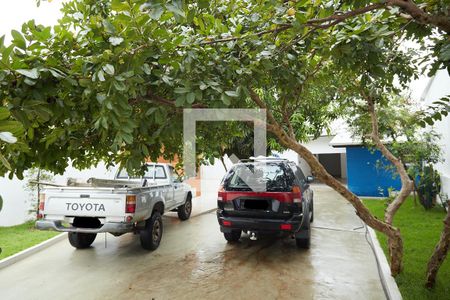 Casa à venda com 130m², 3 quartos e 8 vagas Casa à venda com 130m², 3 quartos e 8 vagasQuintal