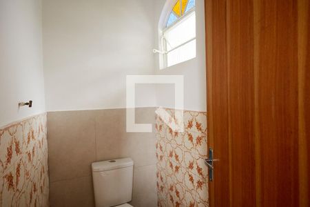 Casa à venda com 130m², 3 quartos e 8 vagas Casa à venda com 130m², 3 quartos e 8 vagasBanheiro de serviço