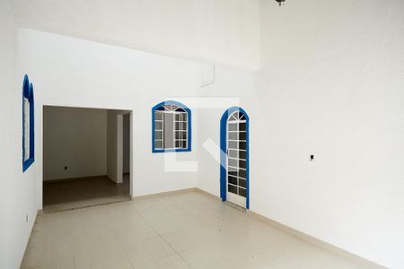 Casa à venda com 130m², 3 quartos e 8 vagas Casa à venda com 130m², 3 quartos e 8 vagasGaragem