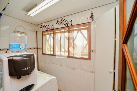 Casa de condomínio à venda com 170m², 3 quartos e 1 vagaÁrea de Serviço