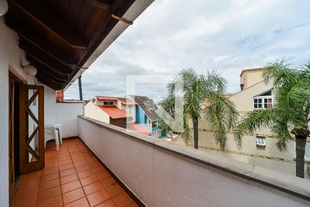 Casa de condomínio à venda com 170m², 3 quartos e 1 vagaTerraço