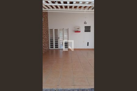 Casa à venda com 266m², 3 quartos e 2 vagas Casa à venda com 266m², 3 quartos e 2 vagasQuintal