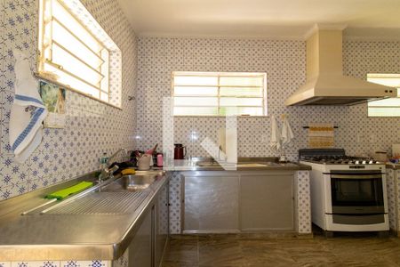 Casa à venda com 256m², 4 quartos e 18 vagas Casa à venda com 256m², 4 quartos e 18 vagascozinha