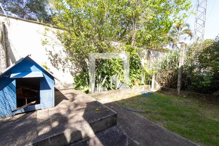 Casa à venda com 256m², 4 quartos e 18 vagas Casa à venda com 256m², 4 quartos e 18 vagasÁrea comum