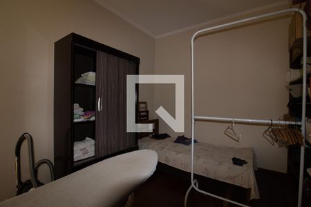 Casa à venda com 256m², 4 quartos e 18 vagas Casa à venda com 256m², 4 quartos e 18 vagasQuarto de Serviço