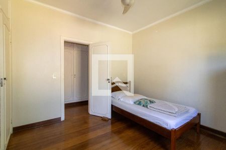 Casa à venda com 256m², 4 quartos e 18 vagas Casa à venda com 256m², 4 quartos e 18 vagasQuarto 4