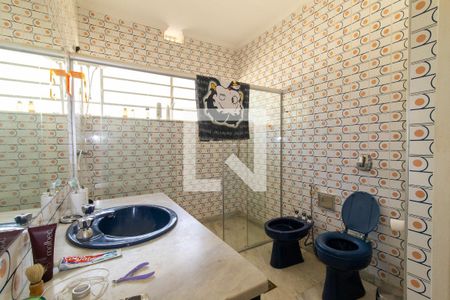 Casa à venda com 256m², 4 quartos e 18 vagas Casa à venda com 256m², 4 quartos e 18 vagasBanheiro do Quarto 4