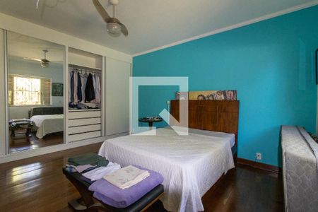 Casa à venda com 256m², 4 quartos e 18 vagas Casa à venda com 256m², 4 quartos e 18 vagasQuarto 3