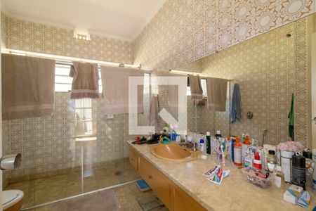 Casa à venda com 256m², 4 quartos e 18 vagas Casa à venda com 256m², 4 quartos e 18 vagasBanheiro do Quarto