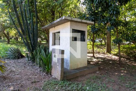 Casa à venda com 256m², 4 quartos e 18 vagas Casa à venda com 256m², 4 quartos e 18 vagasÁrea comum