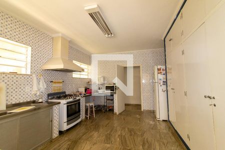 Casa à venda com 256m², 4 quartos e 18 vagas Casa à venda com 256m², 4 quartos e 18 vagascozinha