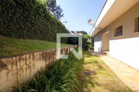 Casa à venda com 256m², 4 quartos e 18 vagas Casa à venda com 256m², 4 quartos e 18 vagasÁrea comum