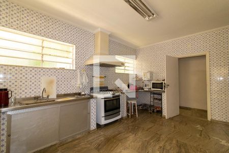 Casa à venda com 256m², 4 quartos e 18 vagas Casa à venda com 256m², 4 quartos e 18 vagasCozinha