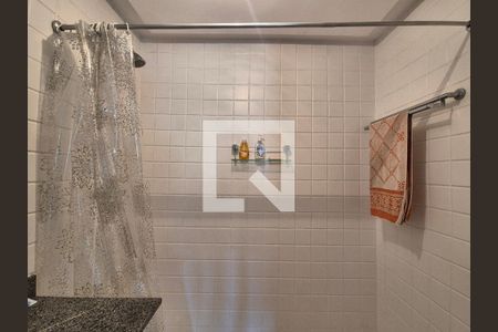 Casa de condomínio à venda com 150m², 3 quartos e 2 vagas Casa de condomínio à venda com 150m², 3 quartos e 2 vagasBanheiro da suite