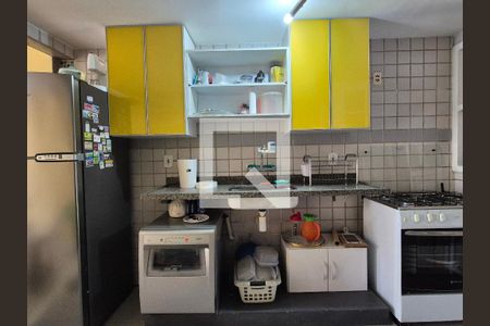 Casa de condomínio à venda com 150m², 3 quartos e 2 vagas Casa de condomínio à venda com 150m², 3 quartos e 2 vagasCozinha