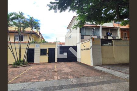 Casa de condomínio à venda com 150m², 3 quartos e 2 vagas Casa de condomínio à venda com 150m², 3 quartos e 2 vagasFachada