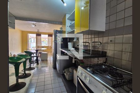 Casa de condomínio à venda com 150m², 3 quartos e 2 vagas Casa de condomínio à venda com 150m², 3 quartos e 2 vagasCozinha