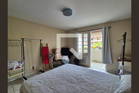 Casa de condomínio à venda com 150m², 3 quartos e 2 vagas Casa de condomínio à venda com 150m², 3 quartos e 2 vagasSuite