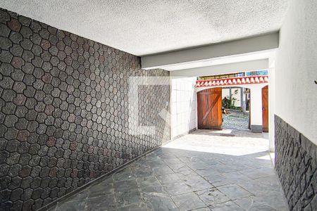 Casa à venda com 300m², 3 quartos e 4 vagas Casa à venda com 300m², 3 quartos e 4 vagasgaragem