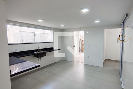 Casa à venda com 300m², 3 quartos e 4 vagas Casa à venda com 300m², 3 quartos e 4 vagasCozinha