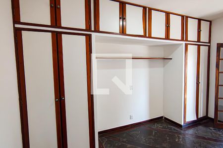 Casa à venda com 300m², 3 quartos e 4 vagas Casa à venda com 300m², 3 quartos e 4 vagasquarto 2 suite