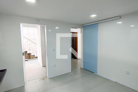 Casa à venda com 300m², 3 quartos e 4 vagas Casa à venda com 300m², 3 quartos e 4 vagasCozinha