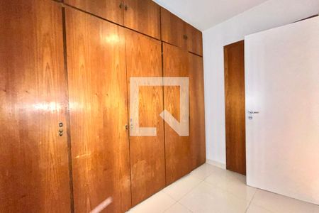 Apartamento para alugar com 83m², 4 quartos e 2 vagas Apartamento para alugar com 83m², 4 quartos e 2 vagasQuarto 2