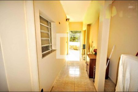 Casa à venda com 225m², 4 quartos e 4 vagas