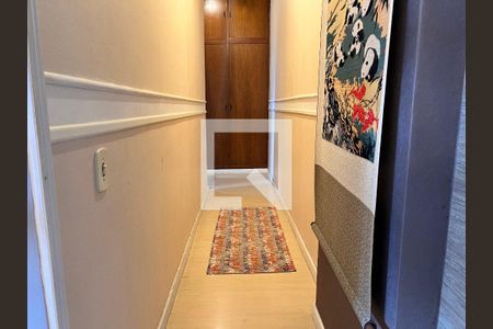 Corredor  de apartamento à venda com 4 quartos, 109m² em Taquara, Rio de Janeiro