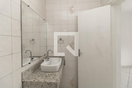 Casa à venda com 223m², 2 quartos e 2 vagasBanheiro da Suíte