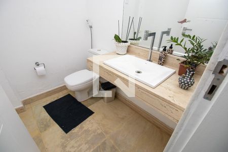 Casa de condomínio à venda com 500m², 4 quartos e 3 vagas Casa de condomínio à venda com 500m², 4 quartos e 3 vagasLavabo