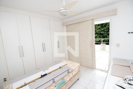 Casa de condomínio à venda com 500m², 4 quartos e 3 vagas Casa de condomínio à venda com 500m², 4 quartos e 3 vagasQuarto 4