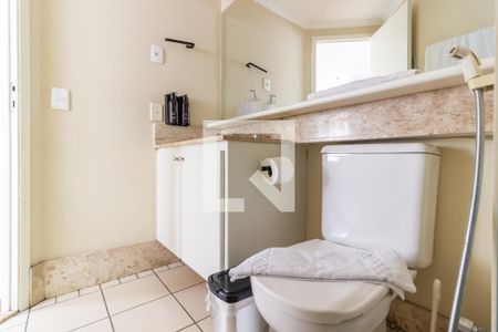 Banheiro de kitnet/studio para alugar com 1 quarto, 40m² em Cerqueira César, São Paulo