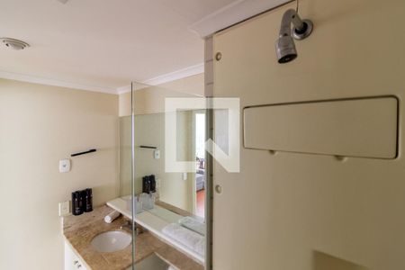 Banheiro de kitnet/studio para alugar com 1 quarto, 40m² em Cerqueira César, São Paulo