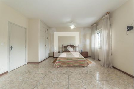 Casa à venda com 240m², 3 quartos e 3 vagas Casa à venda com 240m², 3 quartos e 3 vagasSuíte