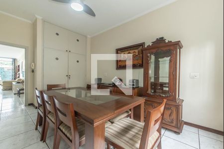 Casa à venda com 240m², 3 quartos e 3 vagas Casa à venda com 240m², 3 quartos e 3 vagasCopa