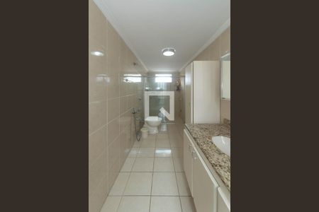 Casa à venda com 240m², 3 quartos e 3 vagas Casa à venda com 240m², 3 quartos e 3 vagasBanheiro da Suíte