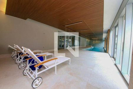 Apartamento à venda com 62m², 2 quartos e 1 vaga Apartamento à venda com 62m², 2 quartos e 1 vagaÁrea comum - Piscina