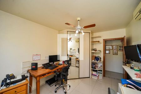 Casa à venda com 172m², 3 quartos e 3 vagas Casa à venda com 172m², 3 quartos e 3 vagasQuarto 2